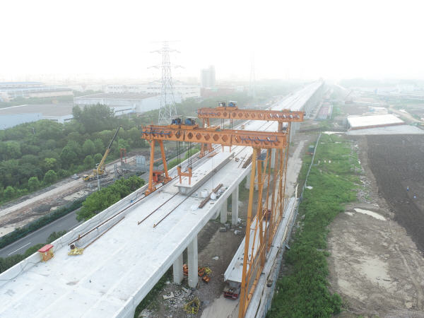 上海沿江通道浦东段高速公路主线施工2标预制梁架设